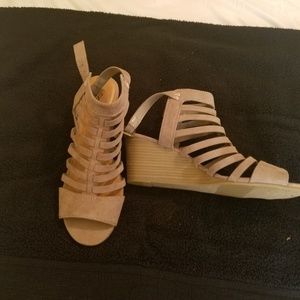 NWOT. Gladiator Wedge Sandal